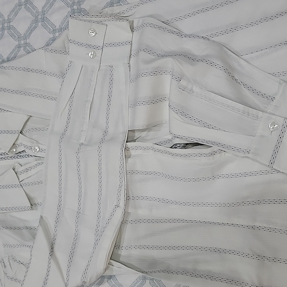 Top - Picture 2 of 4